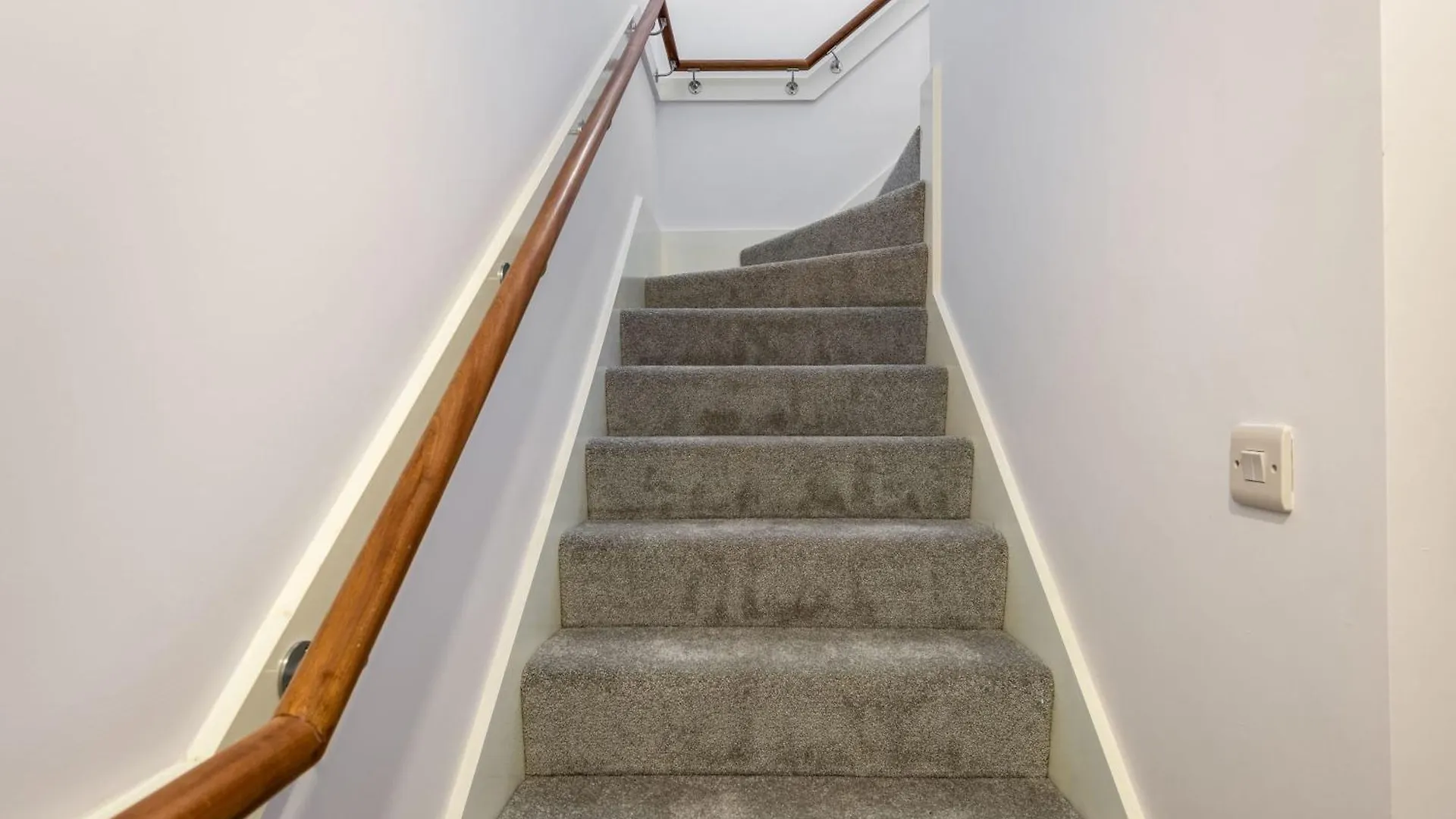 Contemporary 2 Bedroom Home In York 0*,